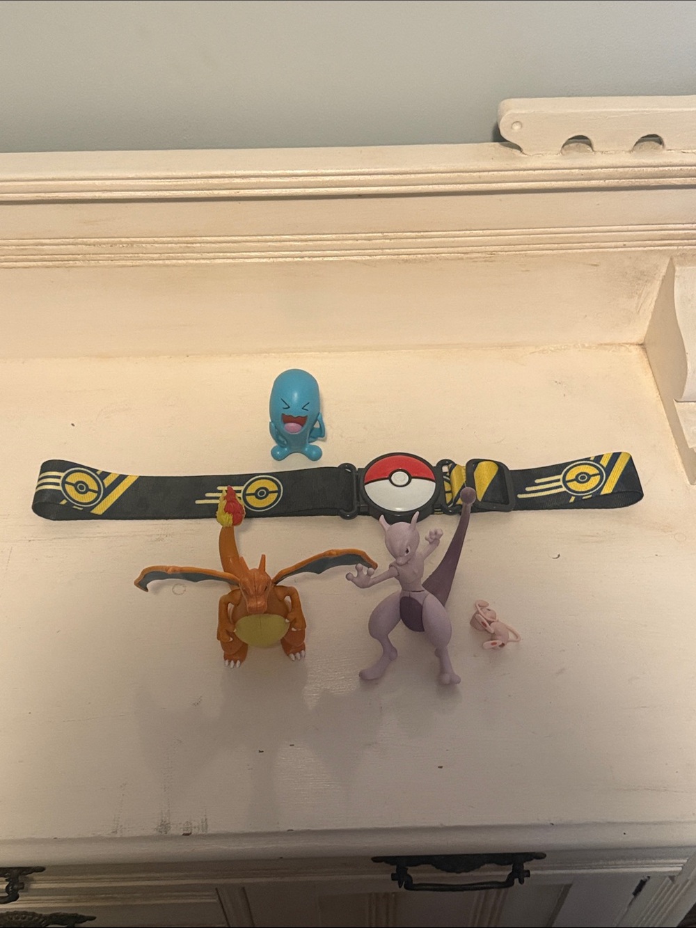 Pokemon clip n go Pokeball Belt with Figures mewtwo charzard mew wobbuffet lot